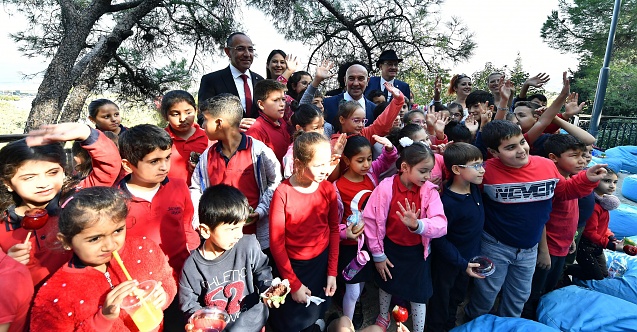 İzmir’in dijital kütüphanesi hizmete açıldı