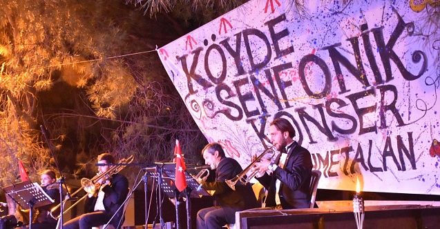 Köyde odun ateşi ışığında senfonik konser