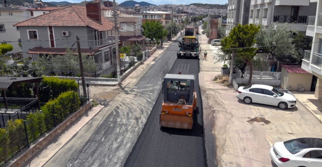 Dikili, Torbalı ve Çeşme'de asfaltlama çalışmaları yapıldı