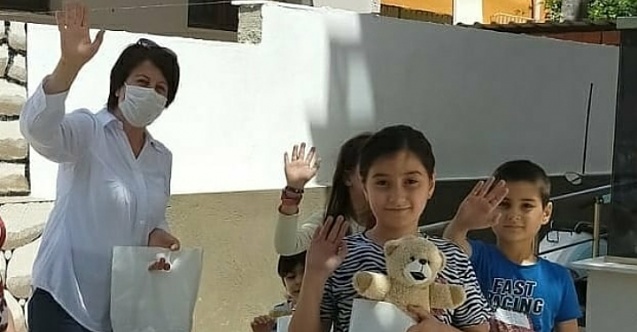 Dikili, Bergama, Kınık ve Çandarlılı kadınlar, çocuklara el verdi!