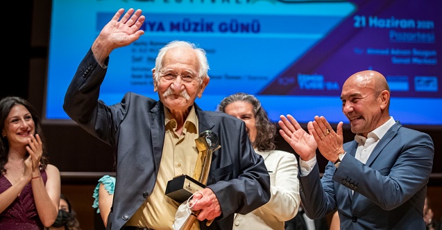 İzmir'de ustalar ayakta alkışlandı