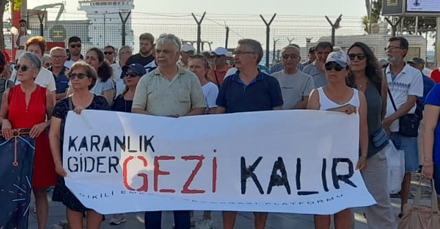 Dikili'de gezi anması; "Gezi halktır, yargılanamaz"