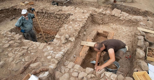 Bergama'da, "Kuş Kahini Markos"un mezarı bulundu!