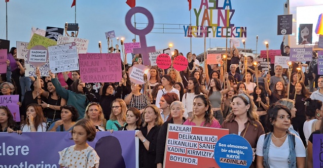 Bergama'da kadınlar, şiddete karşı yürüdü!