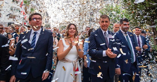 94. İEF muhteşem kortej ve renkli görüntülerle başladı