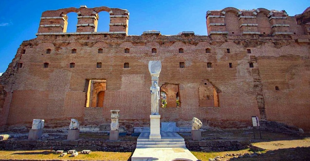 "Kızıl Avlu" kapılarını açıyor!