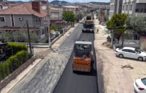 Dikili, Torbalı ve Çeşme'de asfaltlama çalışmaları yapıldı