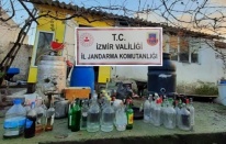 Dikili, Demirtaş'ta 350 litre sahte içki ele geçirildi