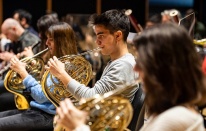 İzmir Büyükşehir Belediyesi sanatçıyla “El Ele”