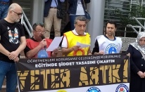 Dikili'de öğretmenler şiddete karşı eylem yaptı!