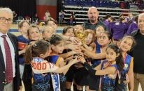 Dikili Lodos’un minikleri İzmir şampiyonu