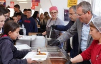 Ayvalık’ta Öğrenci Kent Lokantasında 3 çeşit yemek 30 Lira