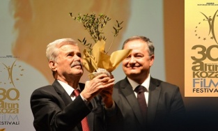 Komünist Osman, Uluslararası Altın Koza Film Festivali'nde finalist oldu