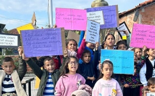 Dikili Deliktaş Köyü’nde veliler ve öğrenciler eylem yaptı!