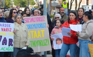 Bergama’da Kadınlar 8 Mart’ta sokaktaydı: "Eşit iş, eşit ücret, özgür yaşam!"