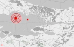 İstanbul depremlerle sallanıyor! Telefon hatları kesildi...