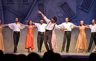 Zorba Balesi Çeşme’yi büyüledi