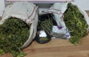 Bergama’da uyuşturucu madde imalatçıları yakalandı