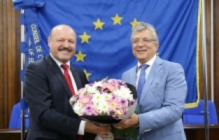 Edremit Belediyesi’ne Avrupa Şeref Bayrağı