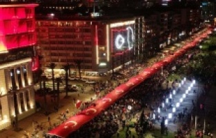 İzmir'de görkemli gece