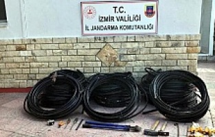 Bergama'da 11 bin liralık kablo çalan 3 şüpheli tutuklandı