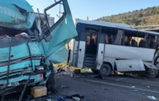 Bergama’da feci kaza: 4 ölü, 8 yaralı