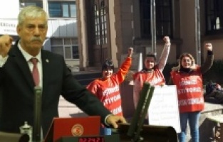 Bergamalı 3 kadın işçi meclis gündeminde