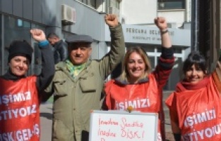 Musa Çam’dan Bergamalı 3 kadın işçiye destek