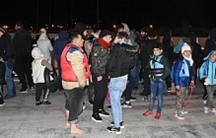 Dikili ve Çeşme'den yola çıktılar, denizde mahsur kaldılar