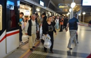 Soyer; "Zorunlu olmadıkça toplu ulaşım araçlarını kullanmayın"