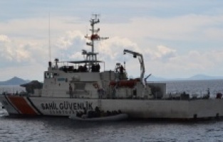 Dikili'de geri dönmeye zorlanan 45 sığınmacı kurtarıldı