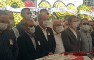 Bergamalı siyasetçi Sedat Akman son yolculuğuna uğurlandı