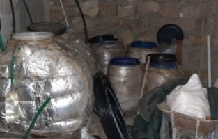 Dikili’de kaçak içki ve tütün operasyonu!