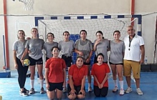 Dikili’de kadın hentbolcular lige hazır