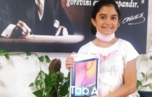 Çandarlılı minik çevreci 171 kg atık pil topladı, birinci oldu