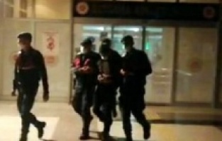 Bergama'da akıl almaz gasp tuzağı! Şüpheliler Dikili'de yakalandı...