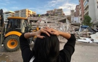 Büyük depremde son durum: 25 can kaybı, 831 yaralı