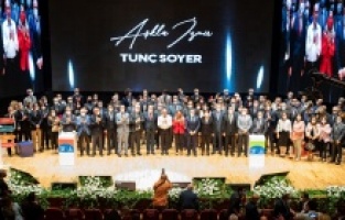 Tunç Soyer 18 ayda neler yapıldığını anlattı