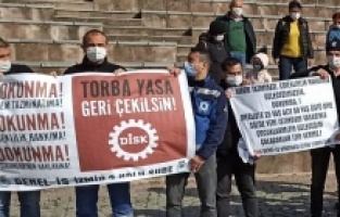 Bergama'da torba yasa eylemi; "Hakkımızı gasp ettirmeyeceğiz!"