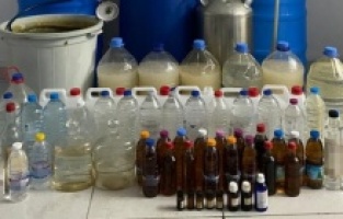 Çandarlı'da kaçak içki operasyonu!