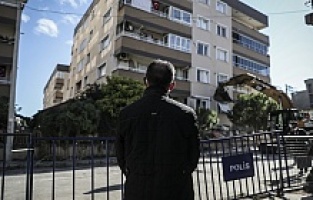 Dikili'deki yazlığından döndü, göçük altında kaldı