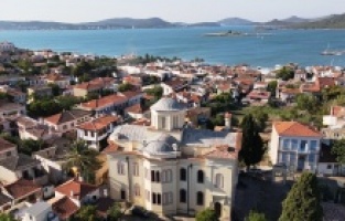 Yerli halkın Ayvalık dışına göçüne belediye freni!