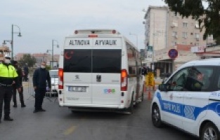 Ayvalık’ta özel araç ve yayalara Covid-19 freni!