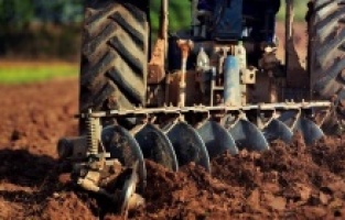 Bir açıklamada Türk'ten; "Dikili OSB’de çiftçi yok!"