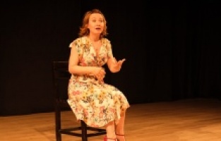 Ayvalık Kadın Oyunları Festivali’ne "Evin Kokusu" sindi