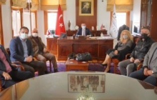 Ayvalık, Bekir Coşkun Kütüphanesi için gün sayıyor