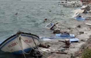 Ayvalık'ta Başkan el attı, Balıkçı Barınağı’nda süreç hızlandı