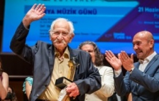 İzmir'de ustalar ayakta alkışlandı