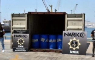 Aliağa'da operasyon; Çin'den gelen 26 ton malzeme ele geçirildi!