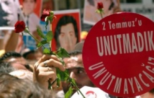 Madımak hâlâ yanıyor!